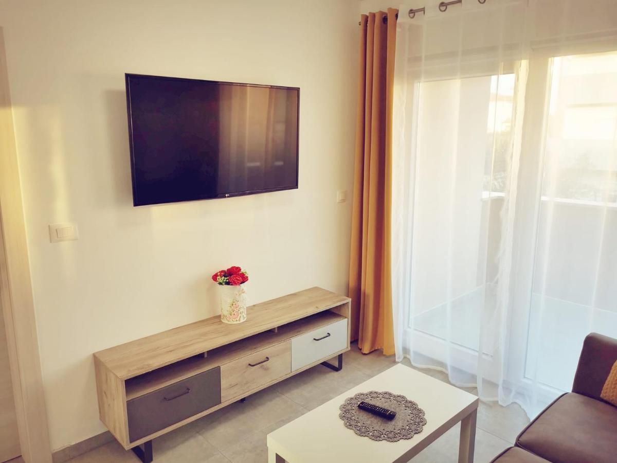 Apartmani Marco,Lukas,Patrick,David,Blizu Centra I Mora Sa Free Privatnim Parkingom พูลา ภายนอก รูปภาพ