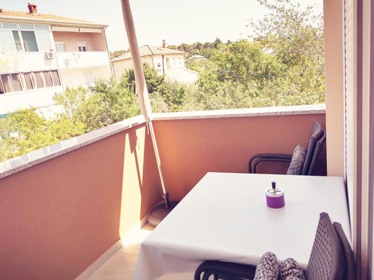Apartmani Marco,Lukas,Patrick,David,Blizu Centra I Mora Sa Free Privatnim Parkingom พูลา ภายนอก รูปภาพ
