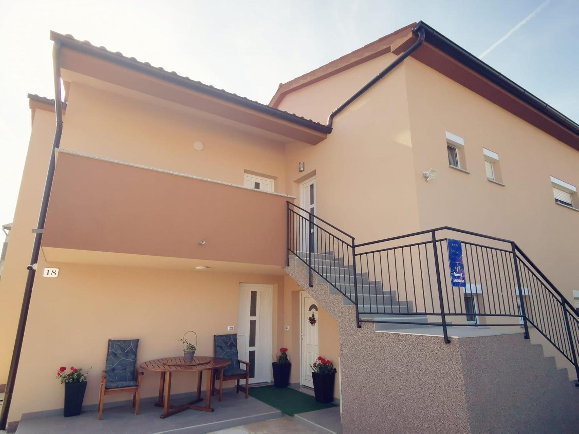 Apartmani Marco,Lukas,Patrick,David,Blizu Centra I Mora Sa Free Privatnim Parkingom พูลา ภายนอก รูปภาพ