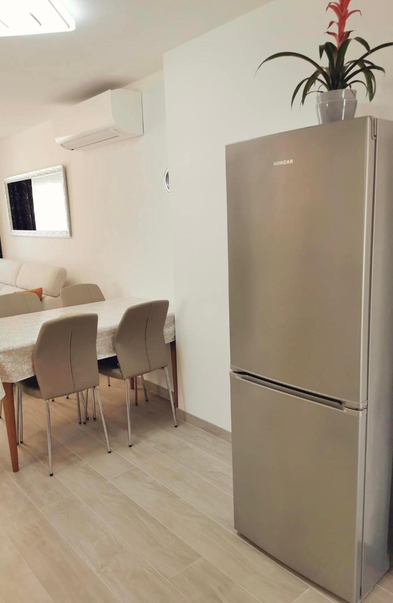 Apartmani Marco,Lukas,Patrick,David,Blizu Centra I Mora Sa Free Privatnim Parkingom พูลา ภายนอก รูปภาพ